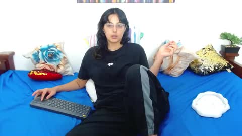 Sashita online show from 10-17-25, 01:53