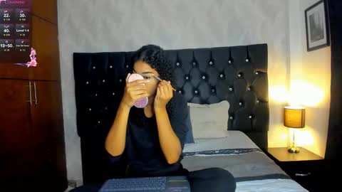 Snapshot of sasha_fox0 chatting on 01-03-25, 06:03 emy online show from 01-03-25, 06:03