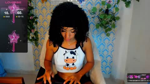 Snapshot of sasha_fox0 chatting on 01-08-25, 11:30 emy online show from 01-08-25, 11:30