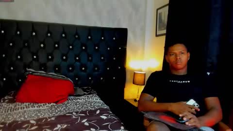 Snapshot of sasha_fox0 chatting on 02-07-25, 12:53 emy online show from 02-07-25, 12:53