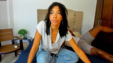 Snapshot of sasha_fox0 chatting on 02-09-25, 03:22 emy online show from 02-09-25, 03:22