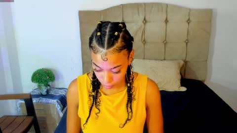 Snapshot of sasha_fox0 chatting on 02-10-25, 12:19 emy online show from 02-10-25, 12:19