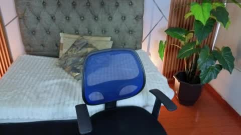 sasha_gracee_ online show from 04-16-26, 01:12