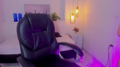 Sasha online show from 12-04-24, 01:58