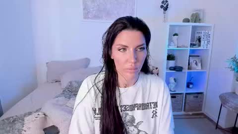 Sasha Miro online show from 09-16-25, 02:01