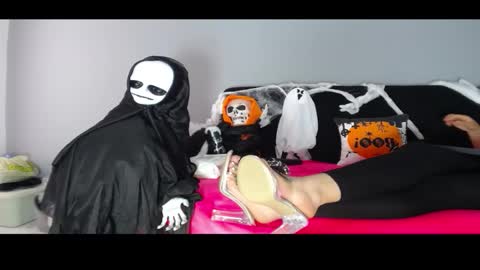 Snapshot of sasha_start chatting on 10-24-25, 05:20 sasha start online show from 10-24-25, 05:20