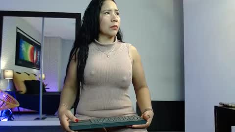 Snapshot of sashaavixen chatting on 11-05-25, 11:21 Sasha online show from 11-05-25, 11:21