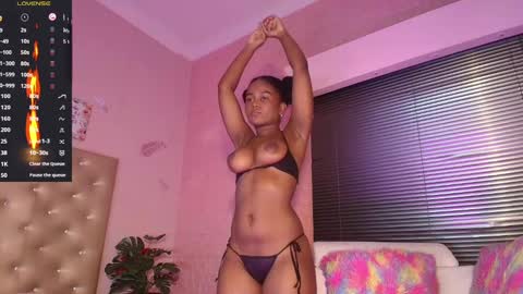 Snapshot of sashhalux22 chatting on 02-22-25, 03:56 SashhaLux22 online show from 02-22-25, 03:56