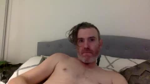 Snapshot of sashhhnhk chatting on 10-14-25, 08:48 Sasha and HK online show from 10-14-25, 08:48