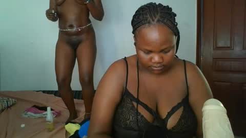 sassie_bee online show from 10-30-25, 01:12