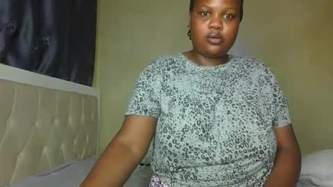 sassie_bee online show from 11-16-25, 09:09