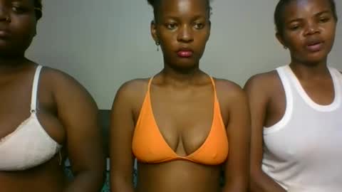 sassybrown25 online show from 12-17-25, 10:32