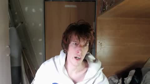 Snapshot of sat1sfaction chatting on 10-22-25, 10:26 Kristof online show from 10-22-25, 10:26