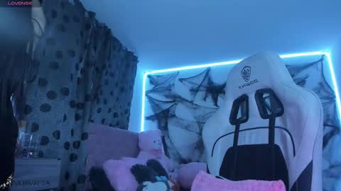    im expecting 300 thumbs up on my altar online show from 10-10-25, 12:09