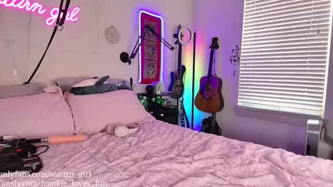 Saturn Girl online show from 10-17-25, 05:48