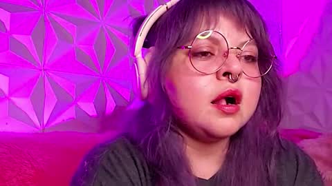 Gina George online show from 10-22-25, 03:18