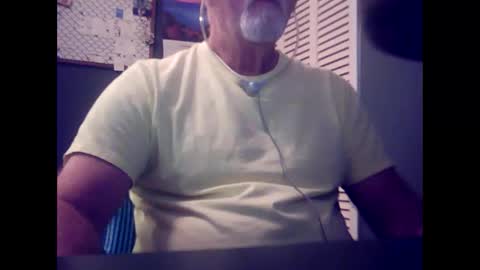 Snapshot of satyr64 chatting on 10-27-25, 09:57 satyr64 online show from 10-27-25, 09:57