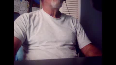 Snapshot of satyr64 chatting on 10-29-25, 02:19 satyr64 online show from 10-29-25, 02:19