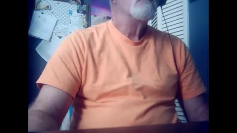 Snapshot of satyr64 chatting on 12-22-25, 03:31 satyr64 online show from 12-22-25, 03:31