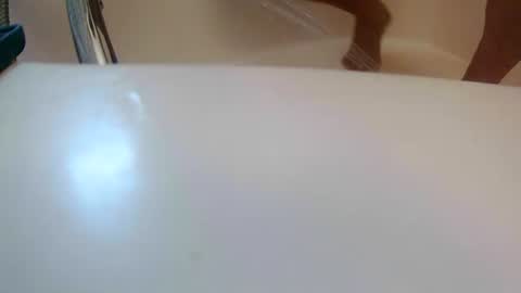 Snapshot of saucy_latino chatting on 02-28-25, 07:46 ElVergone online show from 02-28-25, 07:46