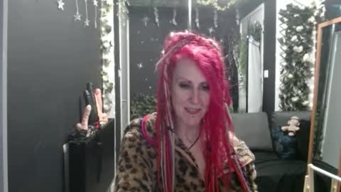 SaucySky online show from 09-11-25, 11:05