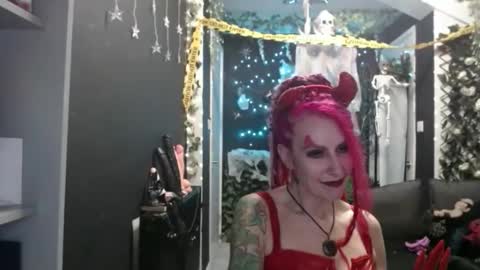 SaucySky online show from 10-24-25, 07:43