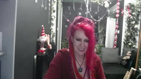 SaucySky online show from 12-17-25, 08:42
