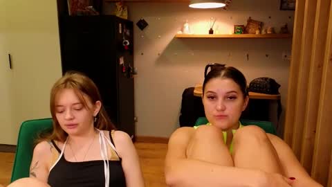 LUNA and ANNA    online show from 10-04-25, 01:31