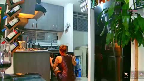   Dela  online show from 10-26-25, 11:31