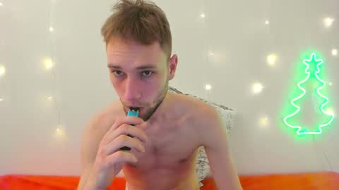 Snapshot of savak_hottie chatting on 01-25-25, 04:56 Savak Laakem online show from 01-25-25, 04:56