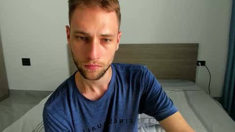 Snapshot of savak_hottie chatting on 09-19-25, 08:16 Savak Laakem online show from 09-19-25, 08:16