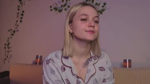 savannahshor online show from 11-16-25, 07:52