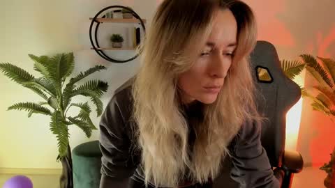 save the qween online show from 12-14-24, 08:13
