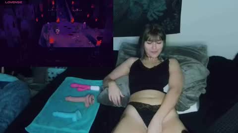 Snapshot of savethebea chatting on 12-20-24, 04:46 Bea online show from 12-20-24, 04:46