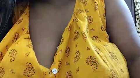 Snapshot of savita0969 chatting on 02-05-26, 04:44 Anjali online show from 02-05-26, 04:44