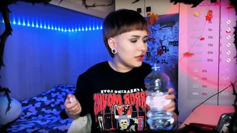 pronoun she. name Mary. age 21. online show from 12-02-24, 05:04