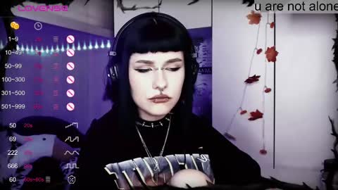 pronoun she. name Mary. age 21. online show from 02-14-25, 03:05