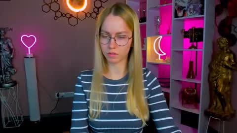 sayana_world online show from 09-18-25, 07:38