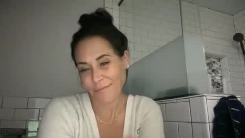 Good Girls Say Please...and Thank You online show from 11-25-25, 03:56