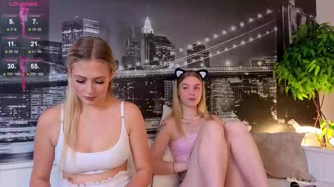 Snapshot of sayselena chatting on 10-29-25, 04:53 Hello guys our name is Emily Nicole Alice. We are very funny and love to spend time well online show from 10-29-25, 04:53