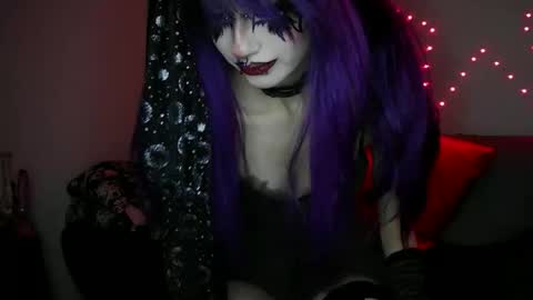 Scary online show from 11-11-25, 02:11