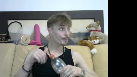 Snapshot of scaleslayer chatting on 01-16-25, 07:52 Mike online show from 01-16-25, 07:52