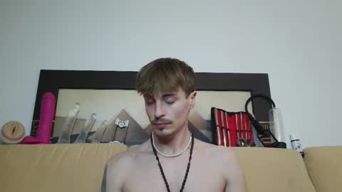 Snapshot of scaleslayer chatting on 02-18-25, 08:03 Mike online show from 02-18-25, 08:03