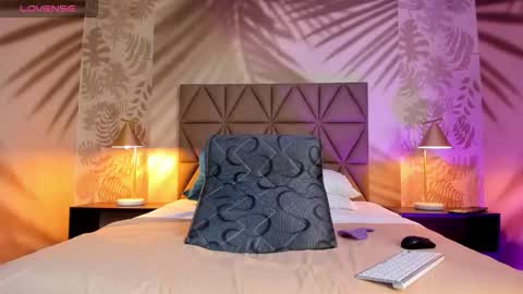 Snapshot of scarleett22 chatting on 10-23-25, 08:07 Scarleet online show from 10-23-25, 08:07