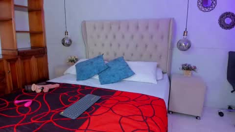 sacrlet online show from 09-20-25, 06:53