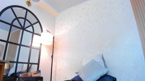 Scarlet Edwars online show from 01-17-26, 06:11