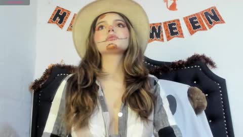 Snapshot of scarleth_owens1 chatting on 10-26-25, 09:04    online show from 10-26-25, 09:04