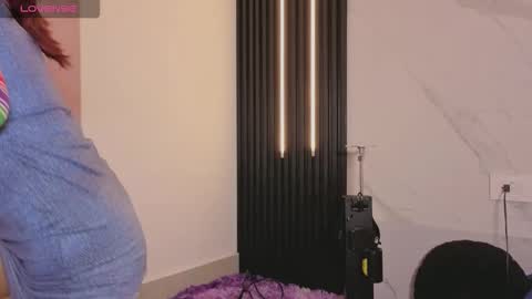 Snapshot of scarleth_red_ chatting on 10-25-25, 12:02 I am Scarleth Check mi profile online show from 10-25-25, 12:02