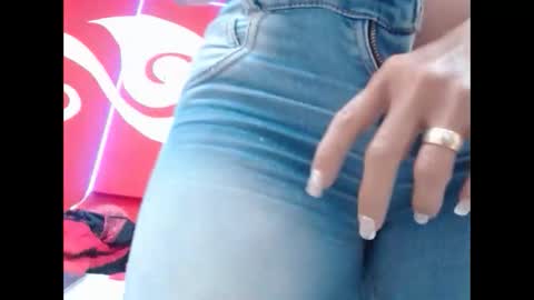 Snapshot of scarlethchannel chatting on 10-29-25, 03:36 Scarleth online show from 10-29-25, 03:36