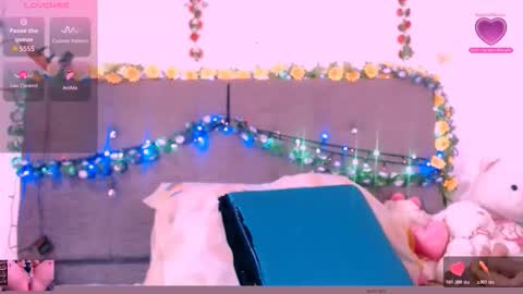 Snapshot of scarlethh_hott chatting on 01-15-26, 11:48 scarlethh hott online show from 01-15-26, 11:48